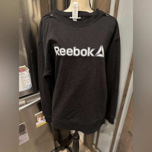 NWT Reebok Classic Black Pullover - Picture 1 of 7